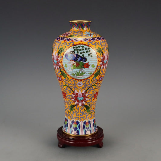 Traditional Chinese Cloisonné Collectible Vase for Home & Gifting